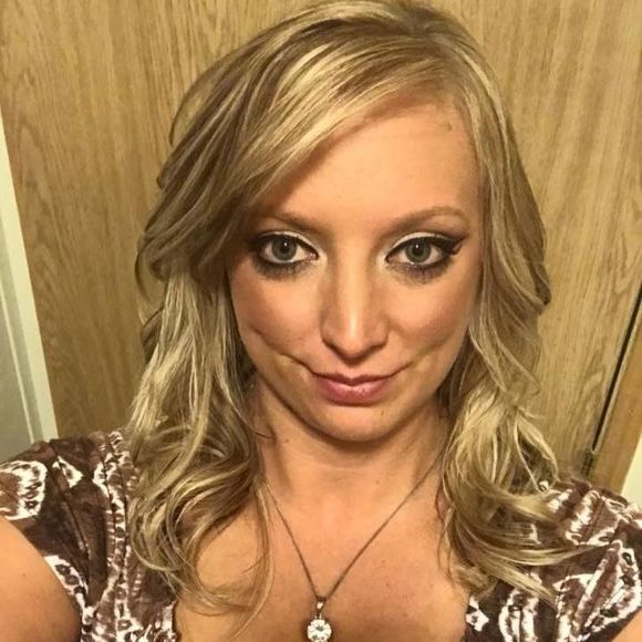 Meet your Posher, Amanda - Picture 1 of 1